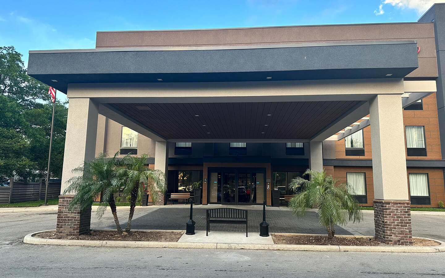 after-hotel-renovation-on-hampton-inn-in-winterhaven-florida