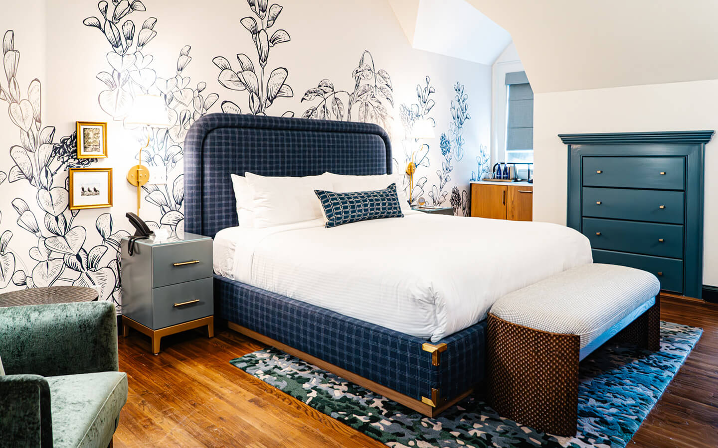 boutique-hotel-renovation-the-sagaponack-in-the-hamptons-new-york-after-view-b