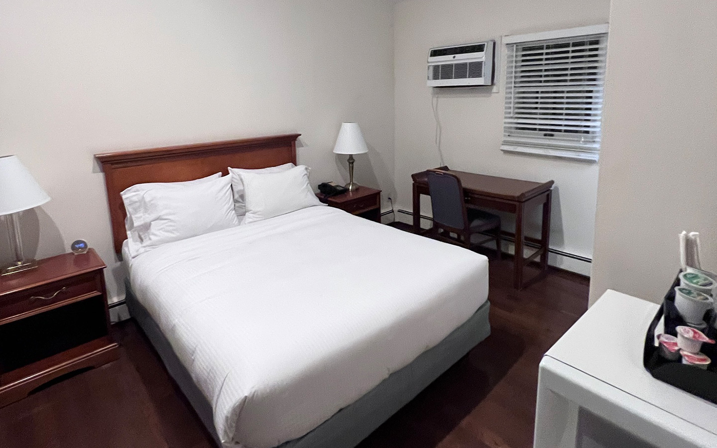boutique-hotel-renovation-the-sagaponack-in-the-hamptons-new-york-before-view-d