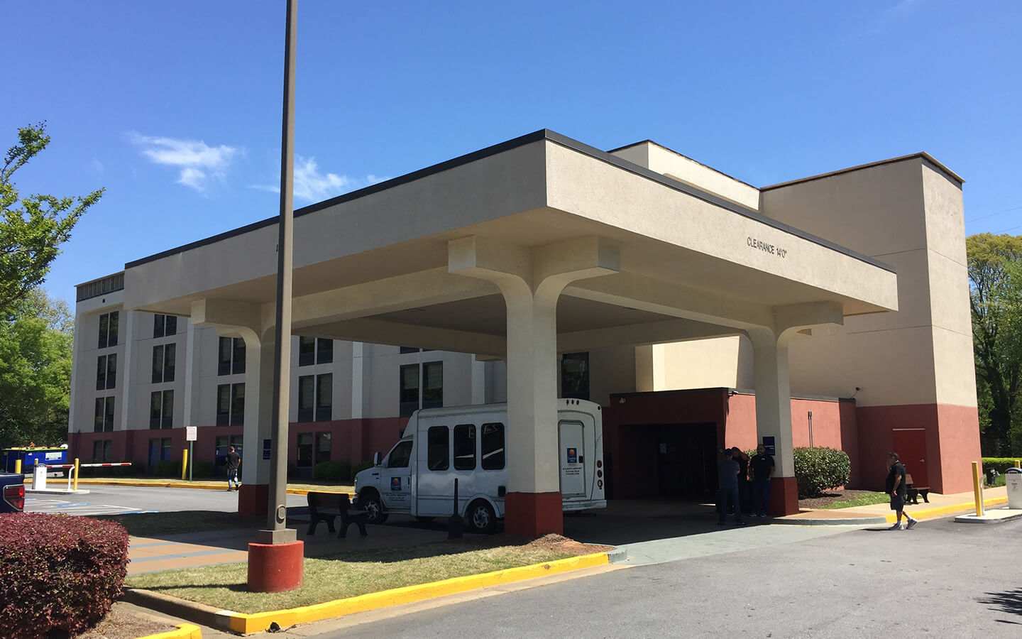comfort-inn-renovation-in-college-park-georgia-before-view-b