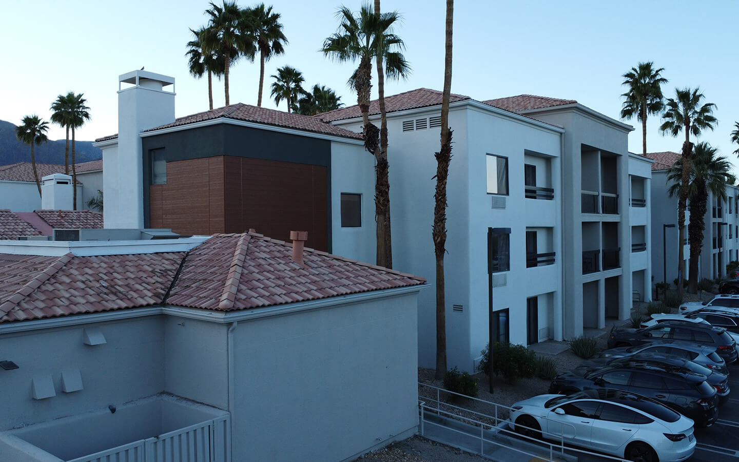 courtyard-by-marriott-hotel-renovation-in-palm-springs-california-after-view-e