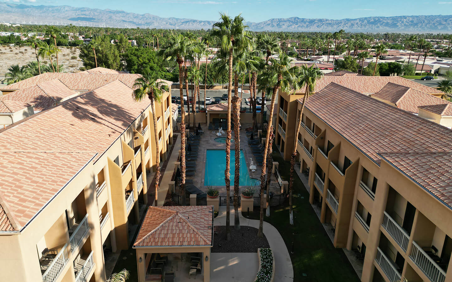 courtyard-by-marriott-hotel-renovation-in-palm-springs-california-before-view-b