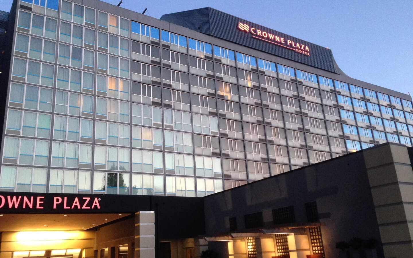 crowne plaza hotel window replacement