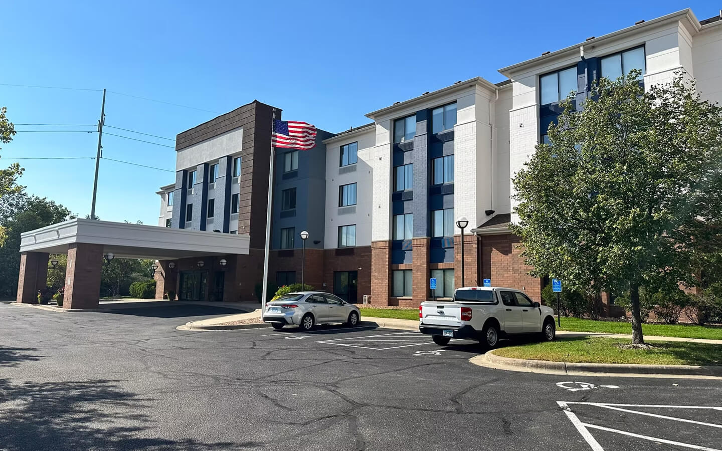 exterior-hotel-renovation-st-louis-park-minnesota-after-view-a