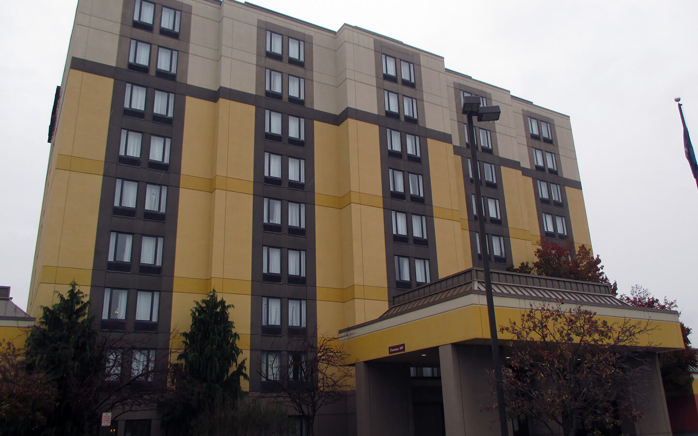 hampton-inn-by-hilton-pip-fulfillment-renovation-in-monroeville-pennsylvania-before-view-a