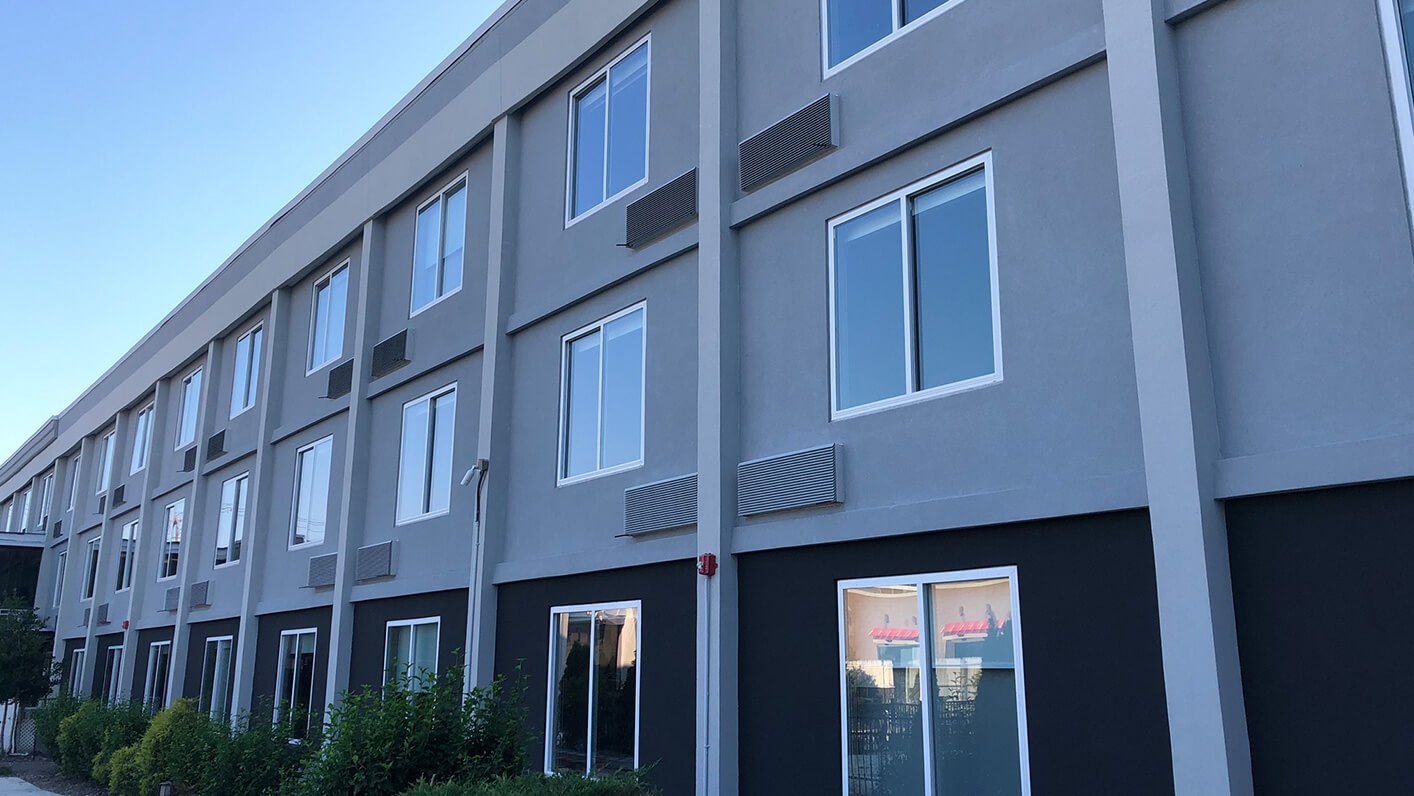 holiday-inn-by-ihg-hotel-remodel-renovation-pip-in-westbury-new-york-after-view-b