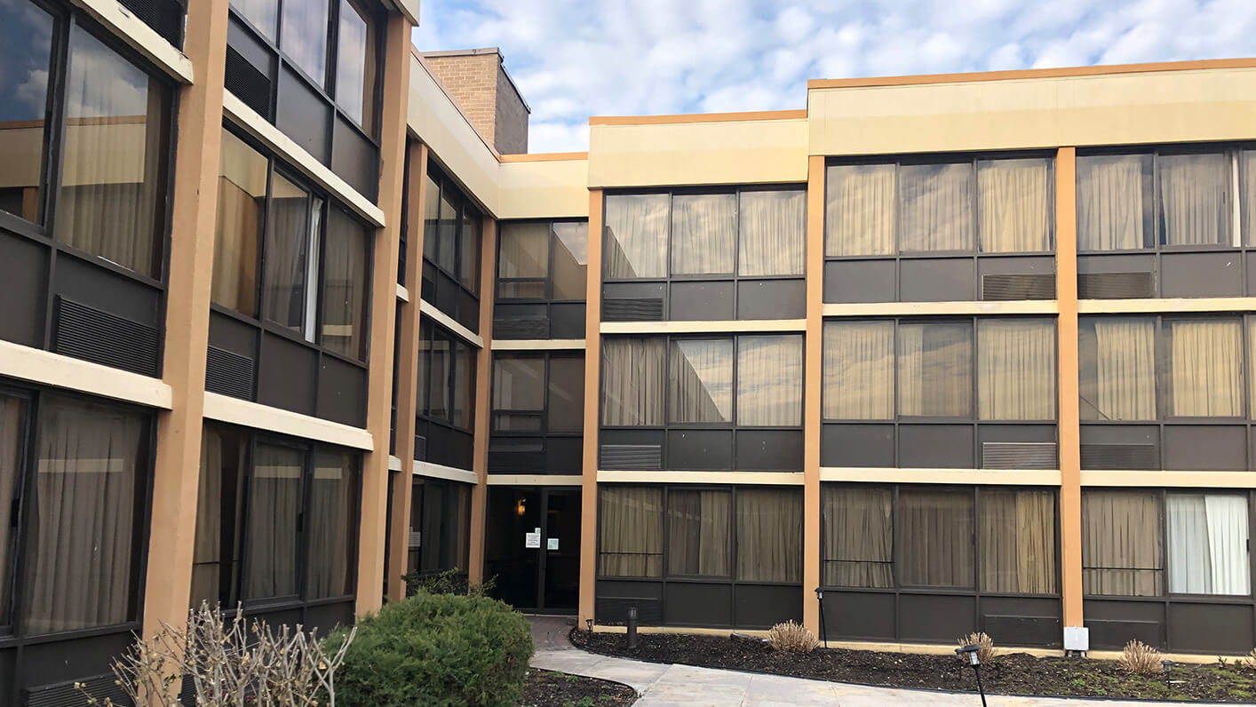 holiday-inn-by-ihg-hotel-remodel-renovation-pip-in-westbury-new-york-before-view-a