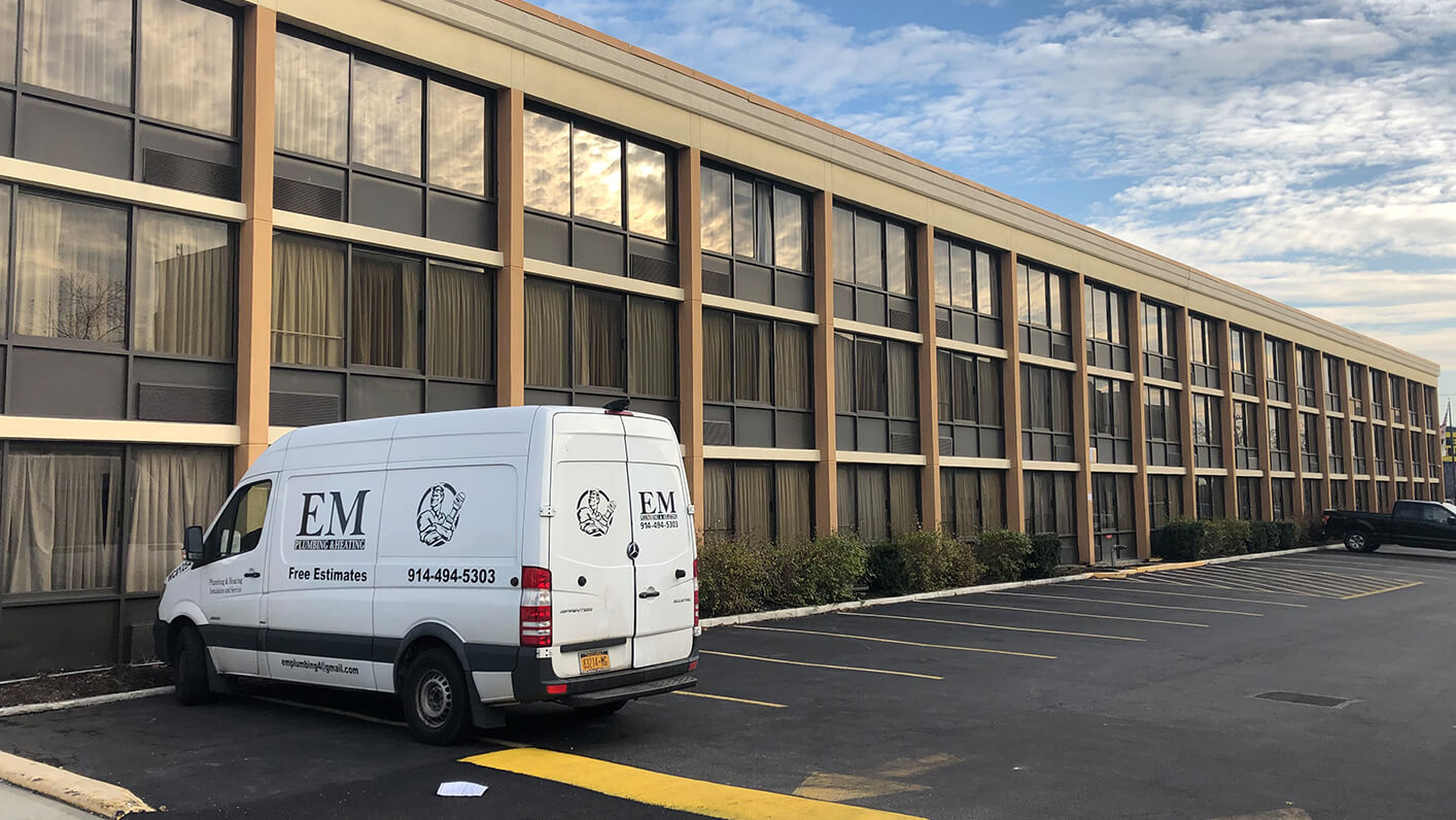 holiday-inn-by-ihg-hotel-remodel-renovation-pip-in-westbury-new-york-before-view-b