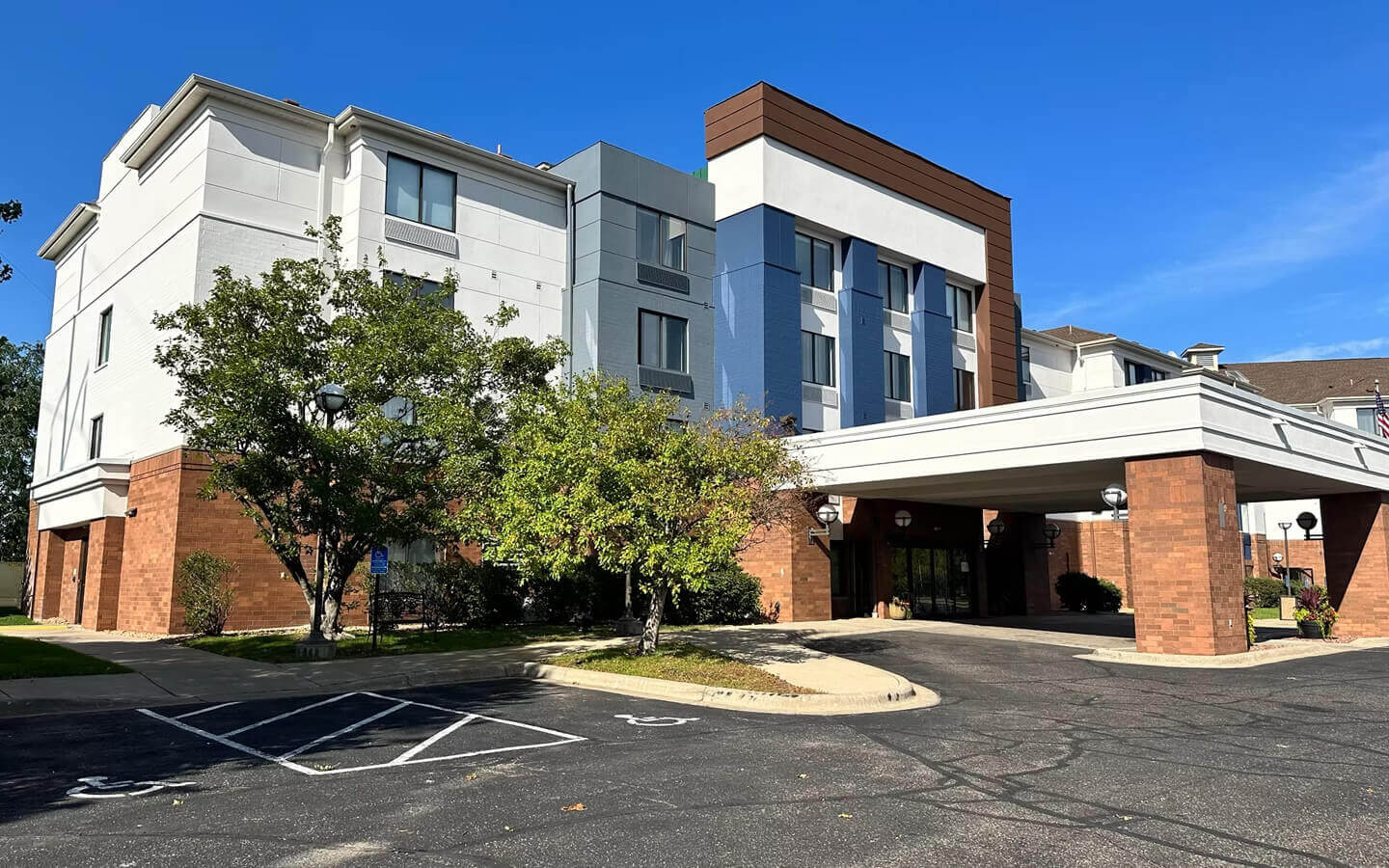 hotel renovation st louis park minnesota