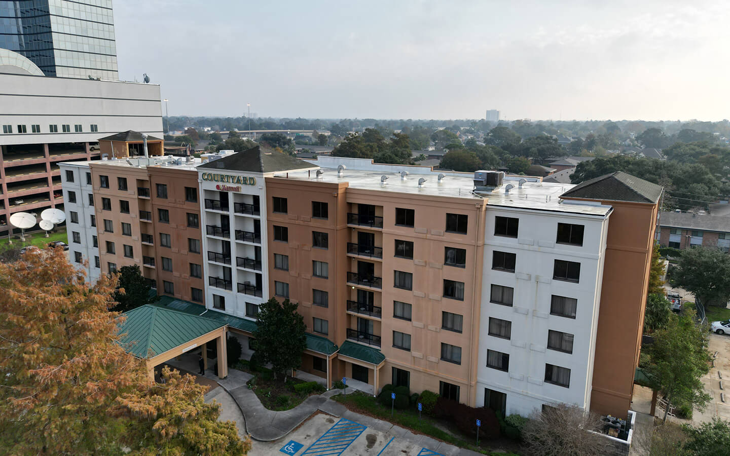 metairie-la-courtyard-before-view-b
